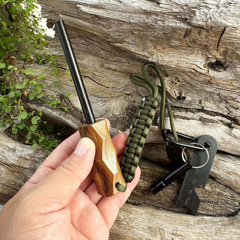 New Outdoor Flint Fire Starter - Magnesium Fire Starter のレビューと価格