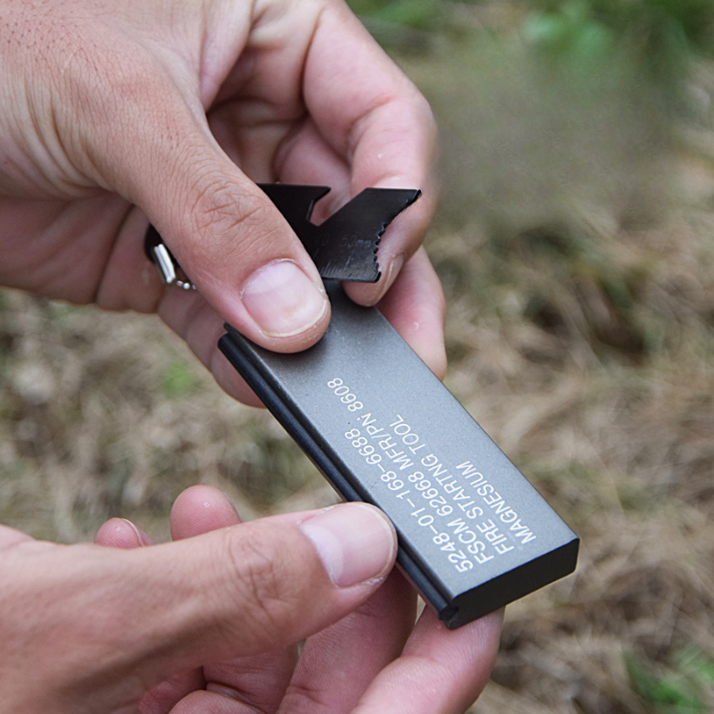 Waterproof Magnesium Flint & S - Fire Starting Kit のレビューと価格